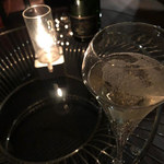 CHAMPAGNE LOUNGE KOHAKU - 【シャンパン 】
      飲み比べました。どれもスッキリシュワシュワで最高。