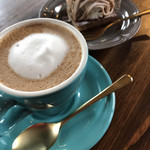 マコズ ベイクショップ - カフェラテ、モンブラン