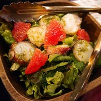 古民家バル旧本藤邸 - タコとグレープフルーツのサラダ