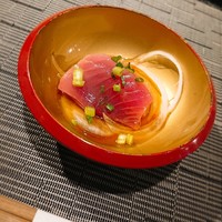 弥勒 - 前菜。今回はマグロでした！