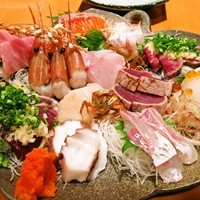 魚竹 - 刺身盛り合わせ、１２点盛り。魚屋さんだけあって品質は素晴らしい