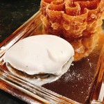 Pasteleria Limon y Menta - mantecado（左）、florones