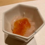 鮨 竜介 - 2019.1.  白海老 イバラガニの内子の塩辛かけ