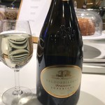 Lufthansa Senator Lounge - ドイツのスパークリングも美味しい