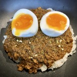 社食堂 - サポーズカレー ピクルス添え