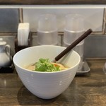 担々麺 にし森 - LEMON 塩ラーメン 780円。