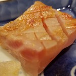 馳走 啐啄一十  - ⑪金目鯛(静岡県駿河湾産・サスエ前田魚店・7日寝かせ)
      産卵期は夏、旬は秋～晩冬、200m以深の深海に生息
      金目鯛はギリギリ冬の魚で脂のりが良い。
      上品かつ濃い旨み、儚く消えるあと味、素晴らしいです。