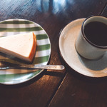 コーナーハウス - コーヒーとケーキのセット(¥900)