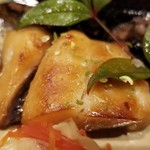 馳走 啐啄一十  - ⑰金目鯛(静岡県駿河湾産・サスエ前田魚店)の山椒炭火焼き
      山椒の香りが凄い、メチャうまい！
      食べ比べるとこちらは濃くスパイシーなのだが、金目鯛の上品な味わいの良さも際立っています。