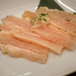 桔梗苑 - 『特選ミノ 塩』¥1,030円
      綺麗な形のミノ。歯ごたえもあり食べやすいです。