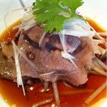 潮夢来 - 和牛の湯引き、特製醤油かけ。
      