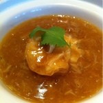 潮夢来 - 季節野菜の湯葉包み、上海蟹ミソあんかけ。
      