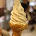 北海道どさんこプラザ - ソフトクリーム（バニラ）　３５０円