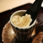 富小路 やま岸 - 鯨のコロとお麩が入ってます！
      食感が楽しい♪