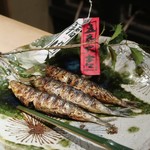 富小路 やま岸 - 最後に大きな鰯を一本、ますますご飯が足りない(笑)