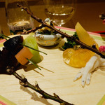 銀座 しのはら - 桃の節句の菱形の器　八寸