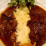 SPICY CURRY 魯珈 - 2種のカレー（ラムカレー・ビタービーフカレー）