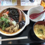 スープカレー トムトムキキル - 牡蠣とばら海苔のカレーうどん（1,400円+100円+税）