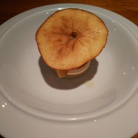 イタリア料理 スペランツァ - 紅茶のカタラーナ
                    リンゴ風味のグラニテ添え