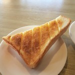 寅屋 - トースト付きます