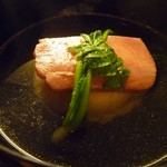 京洛肉料理 いっしん - お椀：菊花豆腐お吸い物　タンの塩漬け