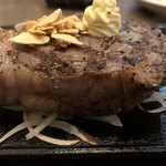 炭焼きステーキ ビーフインパクト  - 北海道産サーロインステーキ300g
            横から