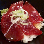 西村麺業 - ひとくちマグロ丼のアップ