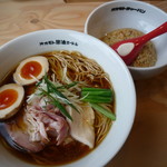 オカモト醤油ヌードル - オカモト醤油味玉ヌードル 880円、半チャーハン +210円