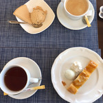 カフェキャットナップ - りんごとさつまいものパイ