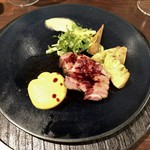 セルサルサーレ - ラム グリーンペッパーと赤ワインのソース 燻製マッシュポテトと筍