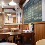 ざんぎバル HANA - 店内です。