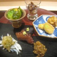 御料理 辻 - 八寸（芽キャベツ、なまご、そら豆香煎揚げ、鳥団子？、蛸、氷魚、蕗味噌）