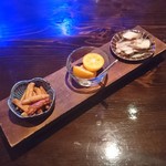 バーハクシ - チャーム