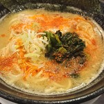 麺屋   亀城 - 七味と辣油をON！