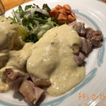 ノイズ - チキンロースト ソースクレーマー(900円)♪
チキンに掛かってるクリームソースは玉子メインのマヨソースにマスタードがちょびっとって感じだったけど、カレー風味だったのか？美味しかったからまぁいっか〜♪