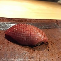 すし ふくづか - 背中の部分、中トロにぎり