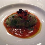 魚介とズッキーニのタルタル、ガスパチョソースで