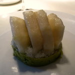 ポンテ ベッキオ - 洋梨とポワールウイリアムス風味のグラニテ　ピスタチオのジェラートの三段重ね