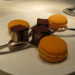 ポンテ ベッキオ - マカロン、生チョコ