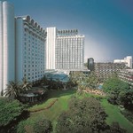 Shangri-La Hotel - 「シャングリ・ラ」全景　　　　　　　　　　　一番手前がバレーウイング