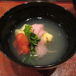 蓬左茶寮 - 筍のしんじょの椀物