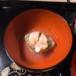 瓢亭 - 大根とハマグリ。大根の性（しょう）というか、生命のちからが強く、土の風味がふわりと浮かぶ