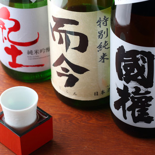 地酒や限定品など、通にはたまらない日本酒のラインナップ