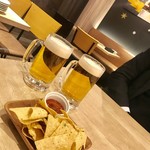 和牛炙り寿司×チーズ料理　肉バルミート吉田 - 2時間飲み放題¥1800(税込)とお通し¥486(税込)のタコスチップス