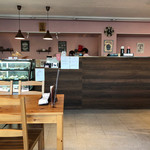 Deli's ケーキ＆コーヒー - うっすいピンクが女性らしい空間