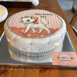 Deli's ケーキ＆コーヒー - これもケーキ。革張り感がすっごいリアル