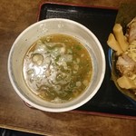 中華そば 華丸 - 魚介系汁で粘度はないです