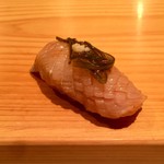 江戸前鮓 すし通 - 鰆の松前漬け 柔らかくて美味いし、松前漬けの主張も丁度良い