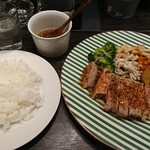 アルベロ - 美味しそうなお肉のlunch