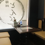 麺翔 とんび - テーブル席♪